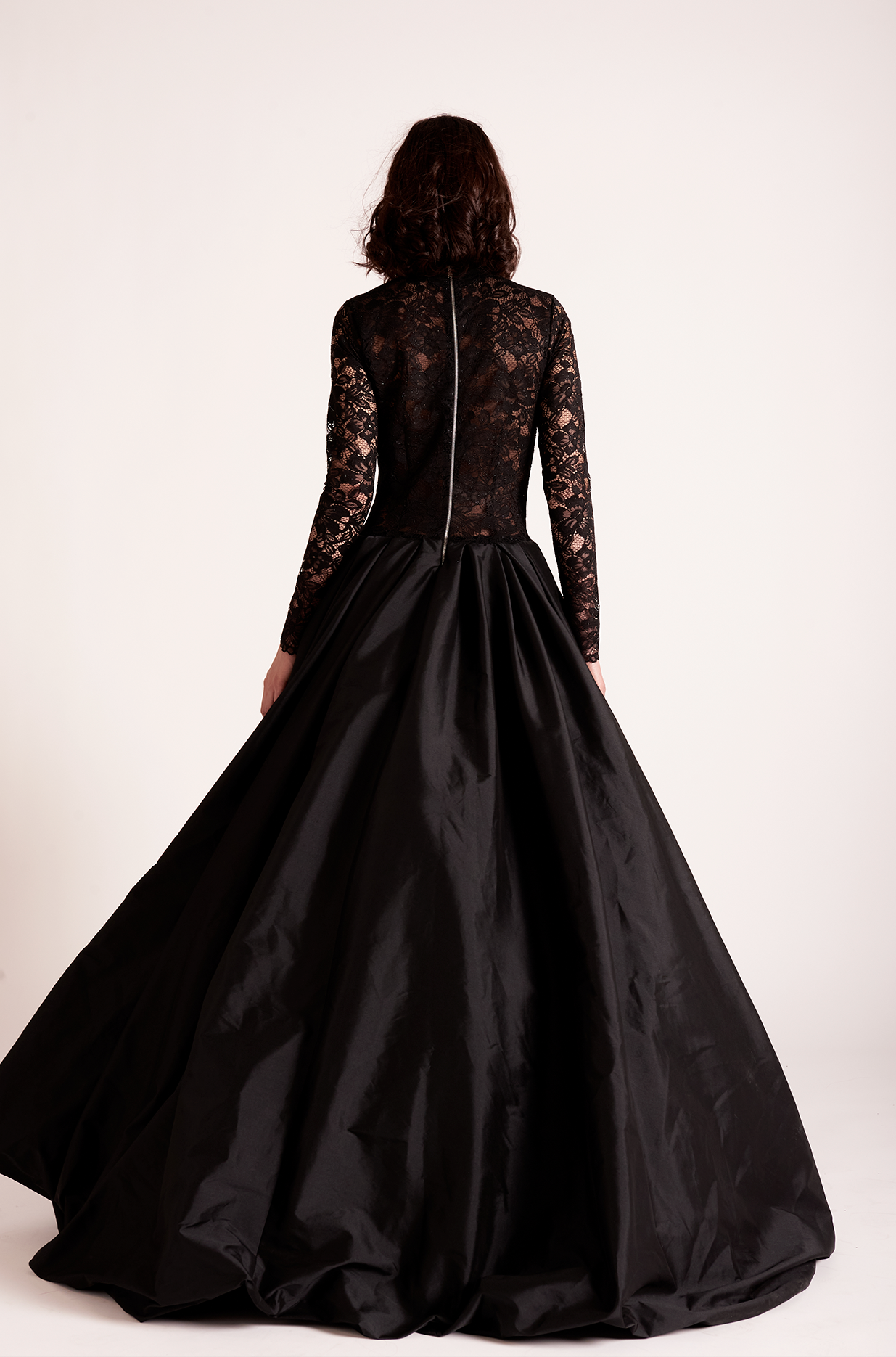 NERA GOWN