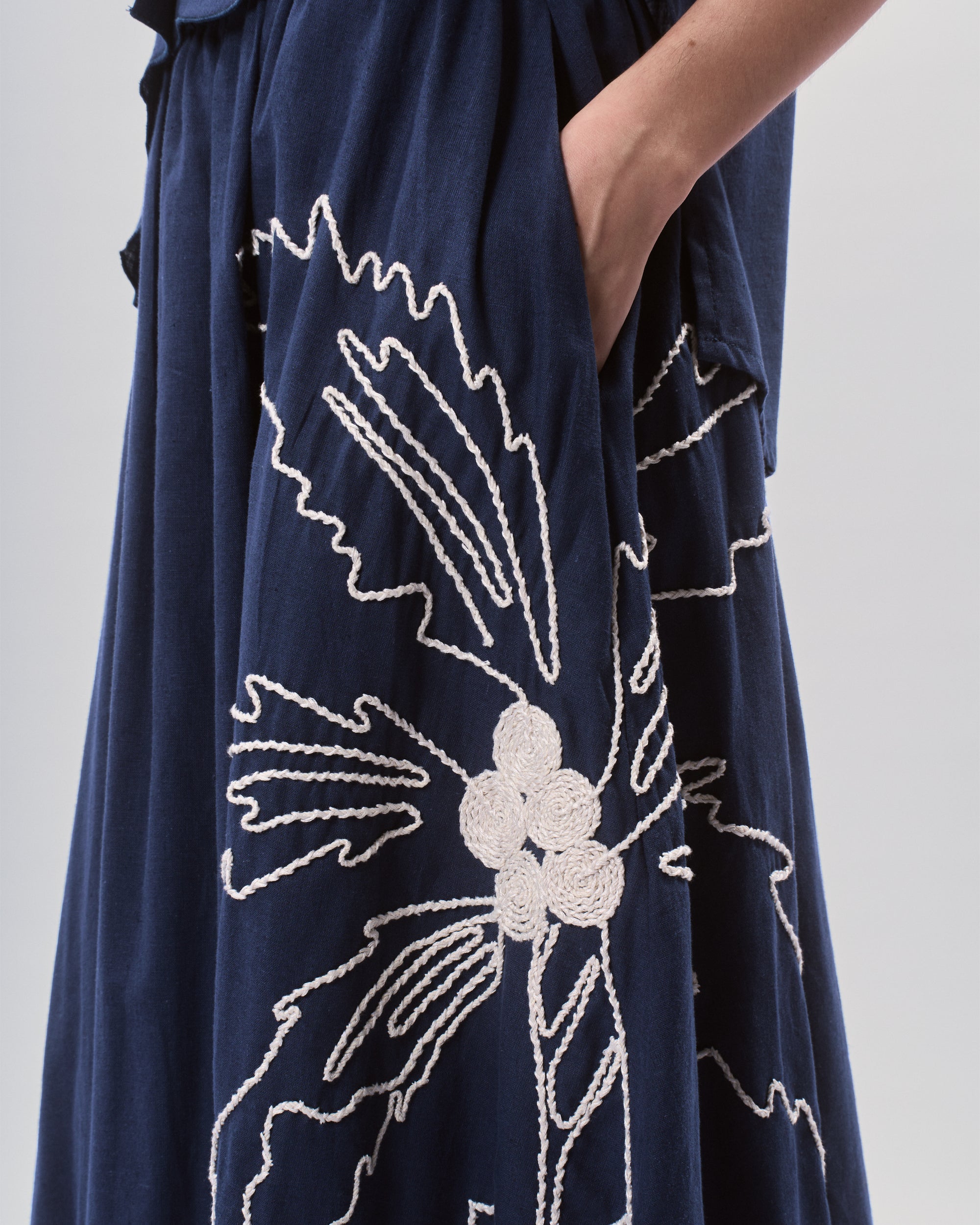 SOLARA SKIRT IN NAVY